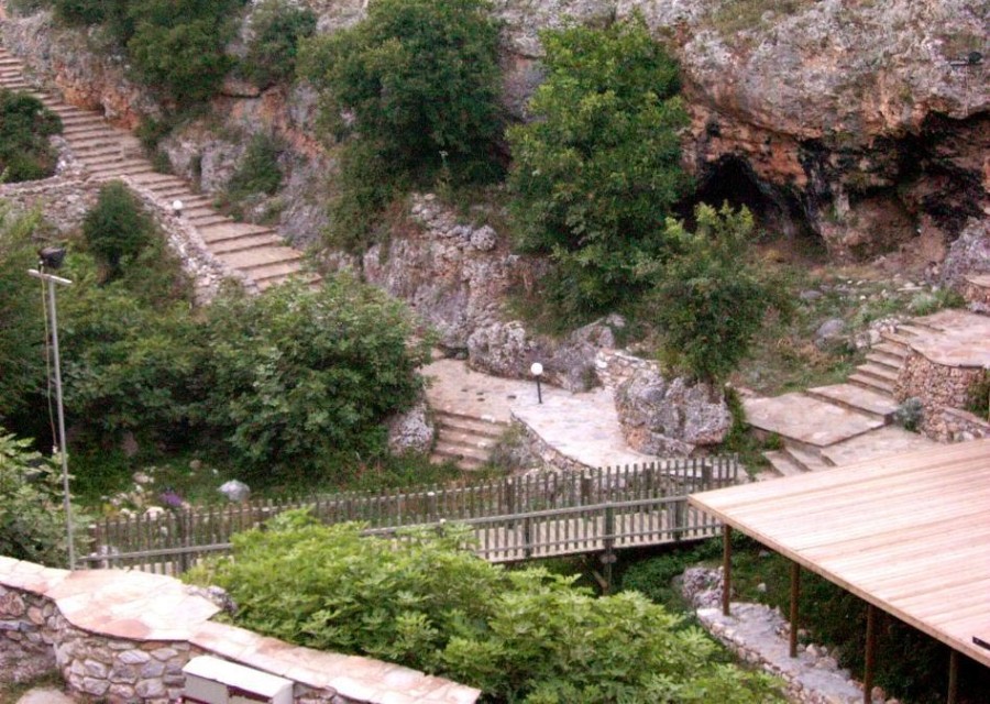 Το Φαράγγι της Πετρούσας